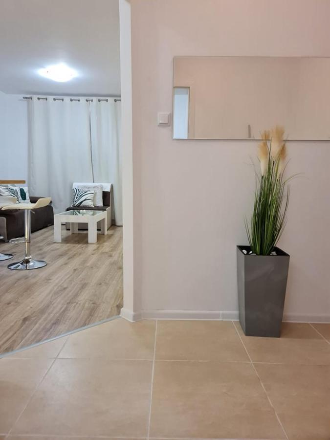 Little Treasure By The Sea Apartamento Pomorie Exterior foto