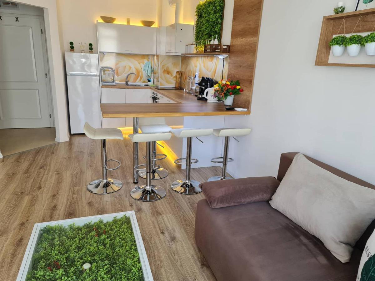 Little Treasure By The Sea Apartamento Pomorie Exterior foto